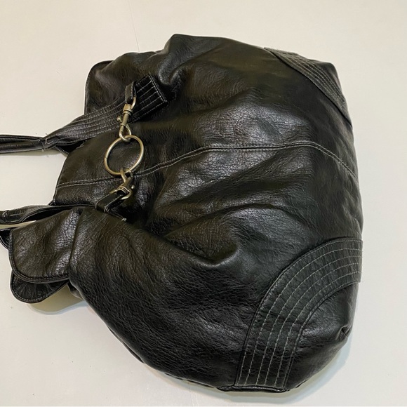 ❤️ Maurices black handbag! - Picture 4 of 14